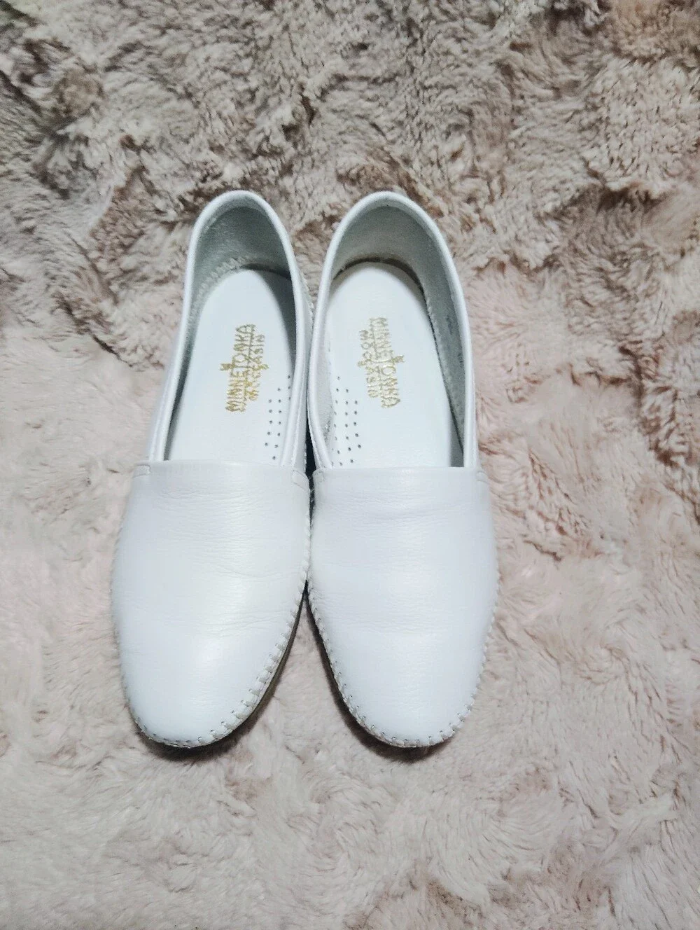 Minnetonka White Leather Slip-On Loafers
